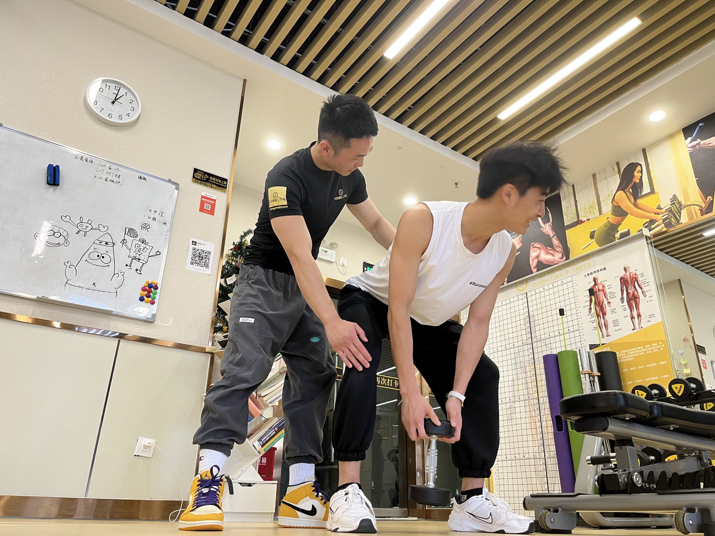 星空电竞在线平台登录入口-赛后点评：教练赞扬队伍坚韧和团队配合！